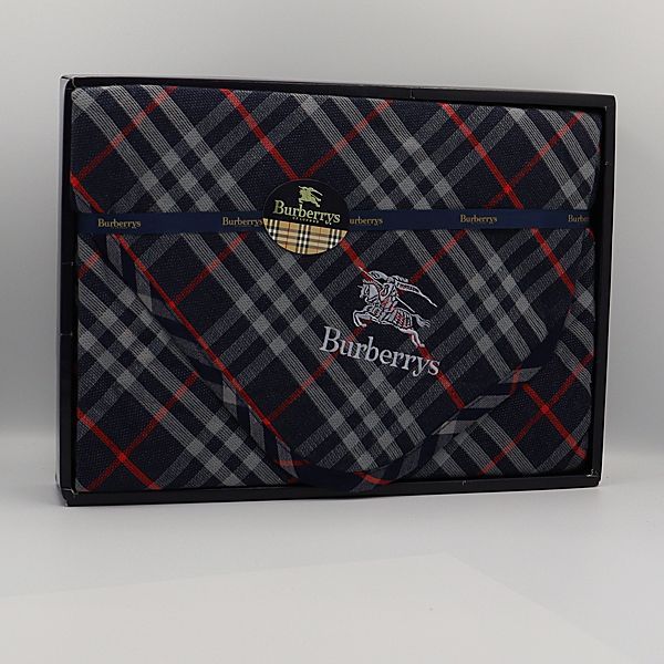 BURBERRY ひざ掛け（箱付き）-