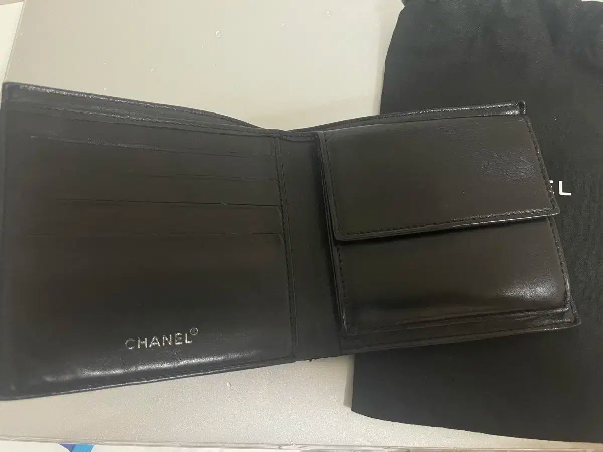 シャネル 二つ折り財布