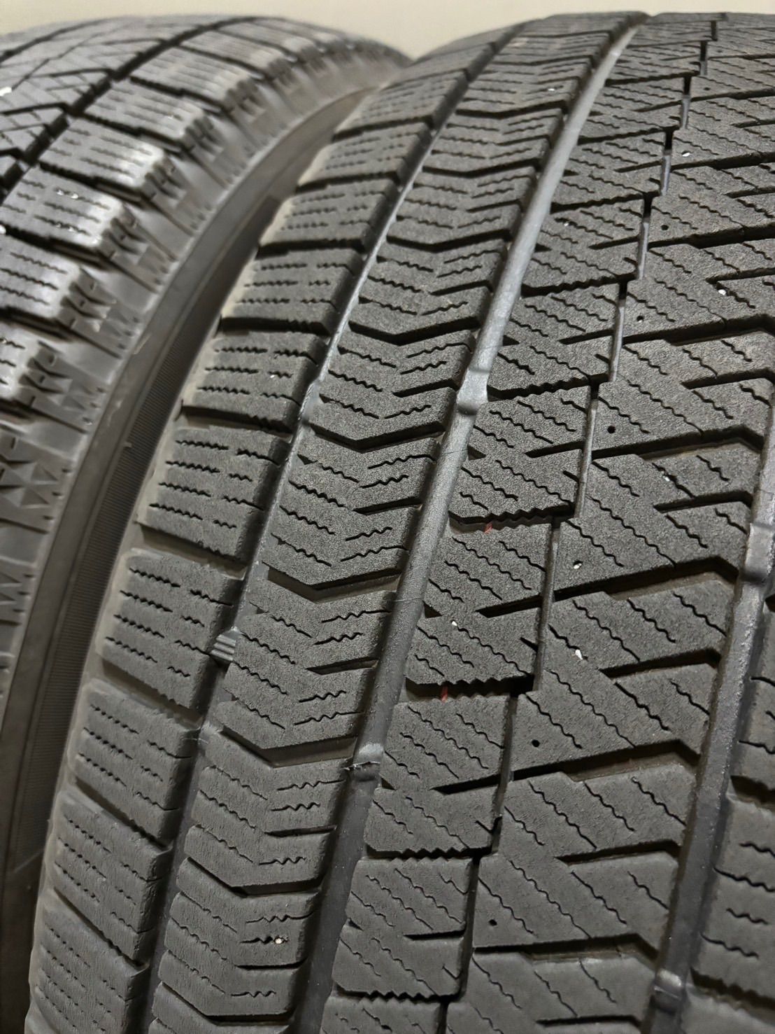 送料無料215/60R16ブリヂストン ブリザックVRX2アルミセット21年 21
