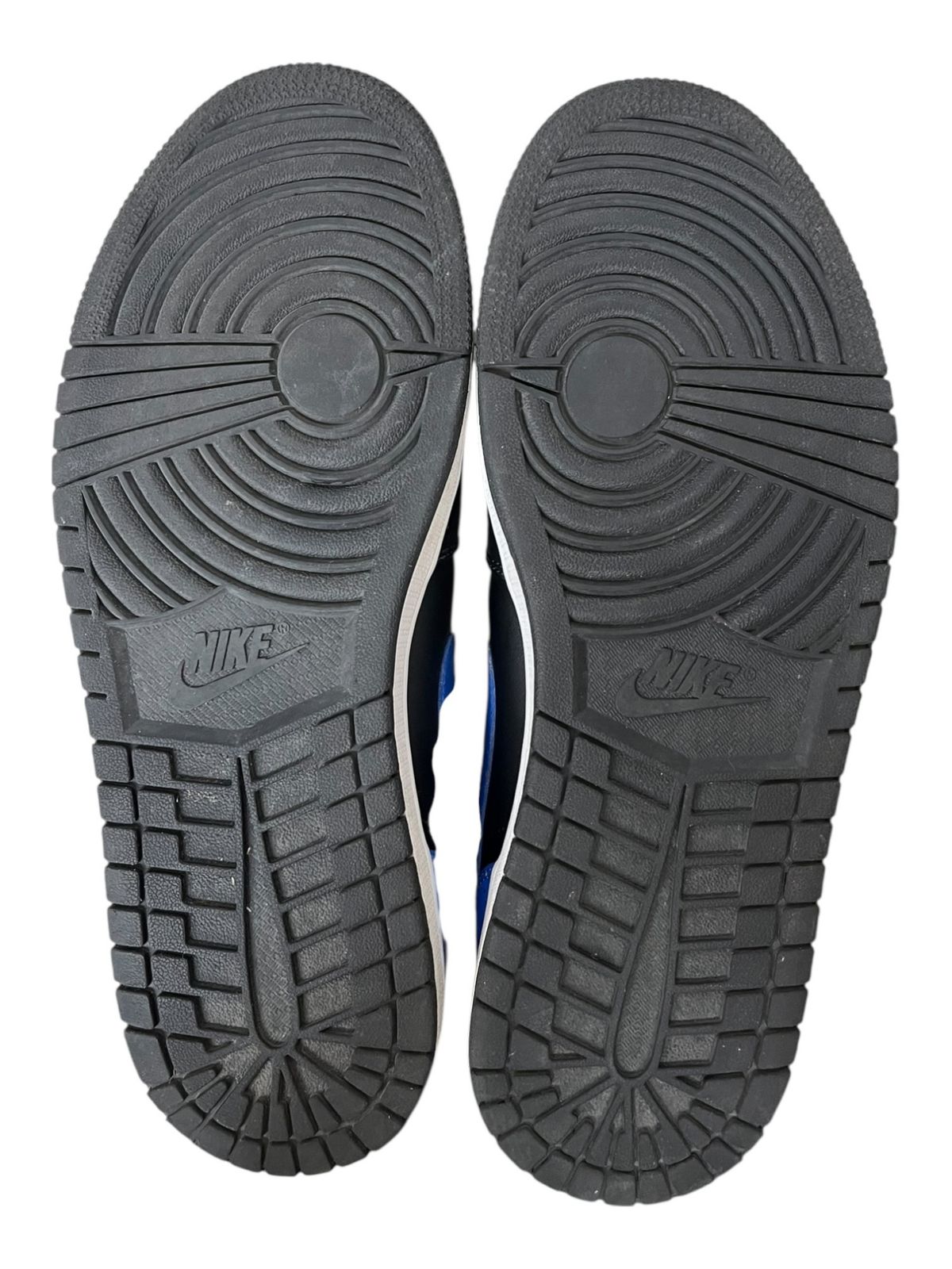 ミッド スニーカー