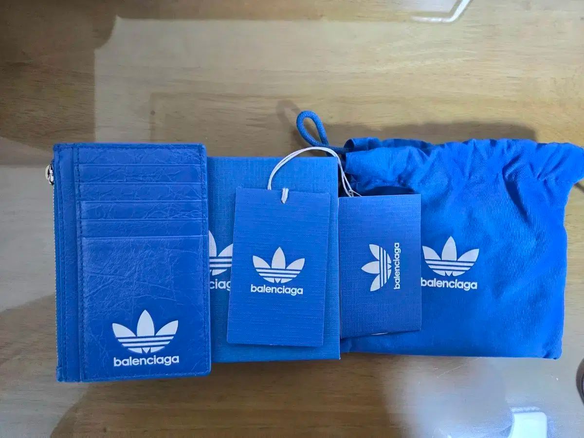 限定♪【国内発送★adidas×BALENCIAGA】ストラップウォレット バレンシアガ adidas ウォレット（新入荷情報】バレンシアガ