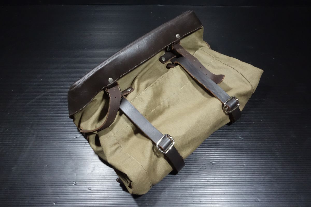 2 サドルバッグ La Poderosa Goods Bariloche 25L ベージュ B級品 R20250901 USTAUSTRALIA_COM_AU