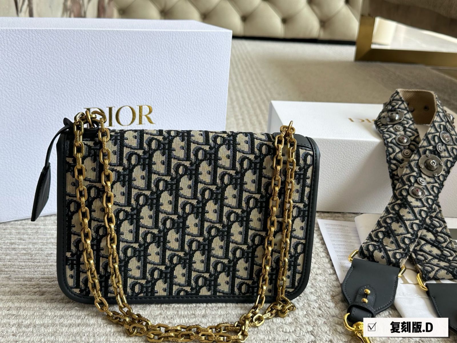 【出会えた一点物】DIOR サドルバックミディアム&ストラップ 24SS☆たっぷり入ってお洒落☆】DIOR Saddle ソフトバッグ (Dior