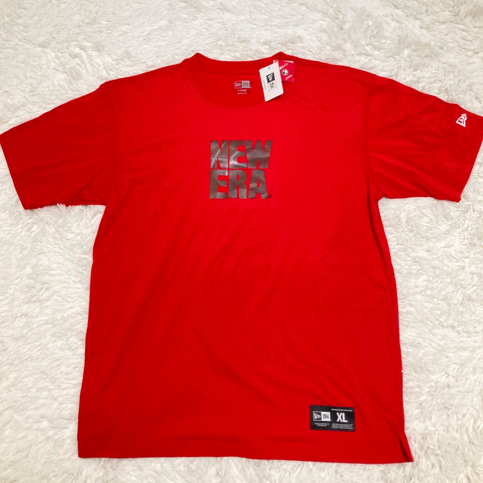 【新品、未使用、タグ付き】ニューエラのシャツ タグ付き未使用品 NEW ERA ニューエラ Tシャツ ホワイト・レッド