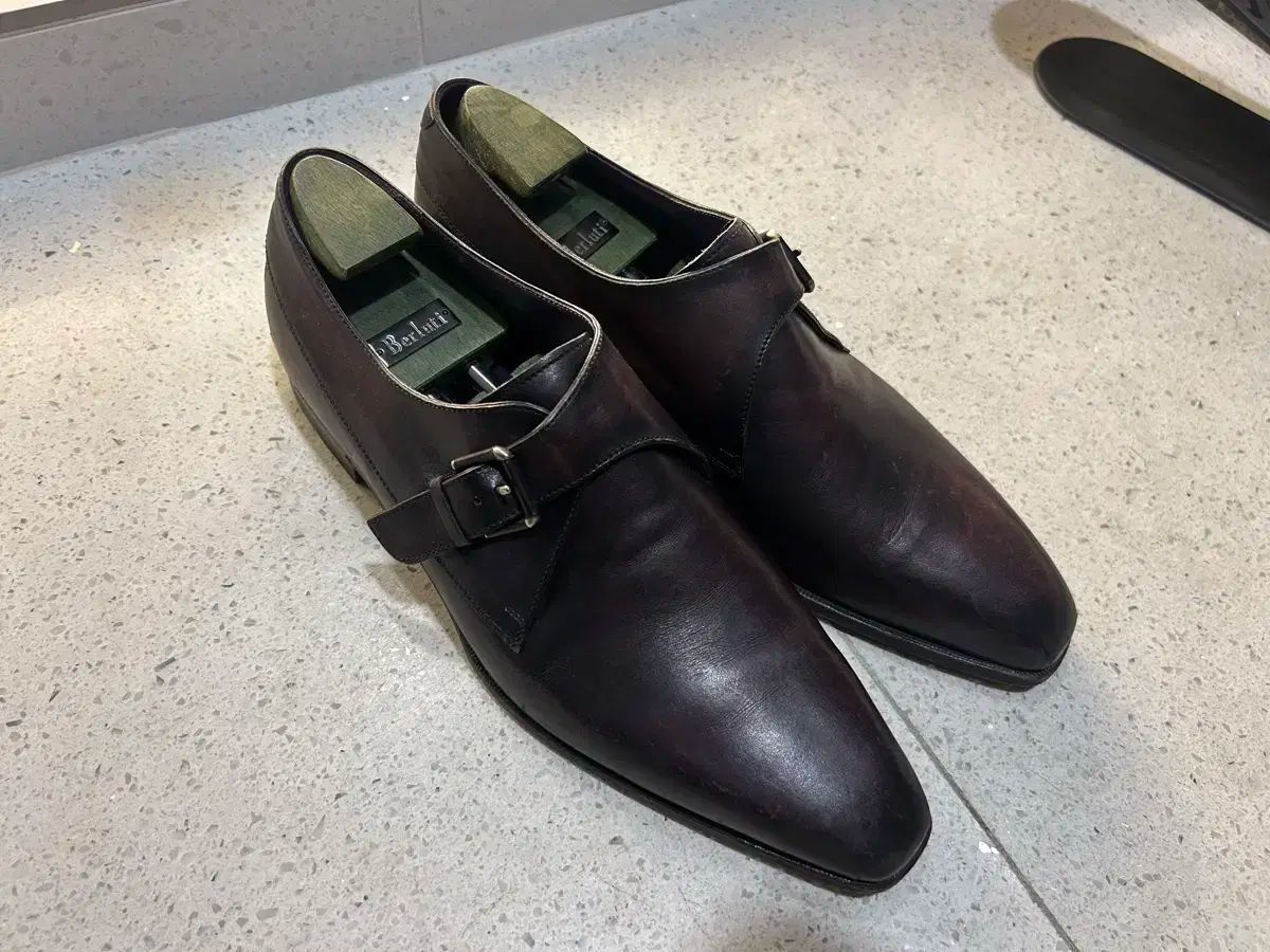 Berluti(ベルルッティ) シングル モンク ストラップ 靴 - メルカリ Berluti(ベルルッティ) シングル モンク ストラップ 靴 - メルカリ