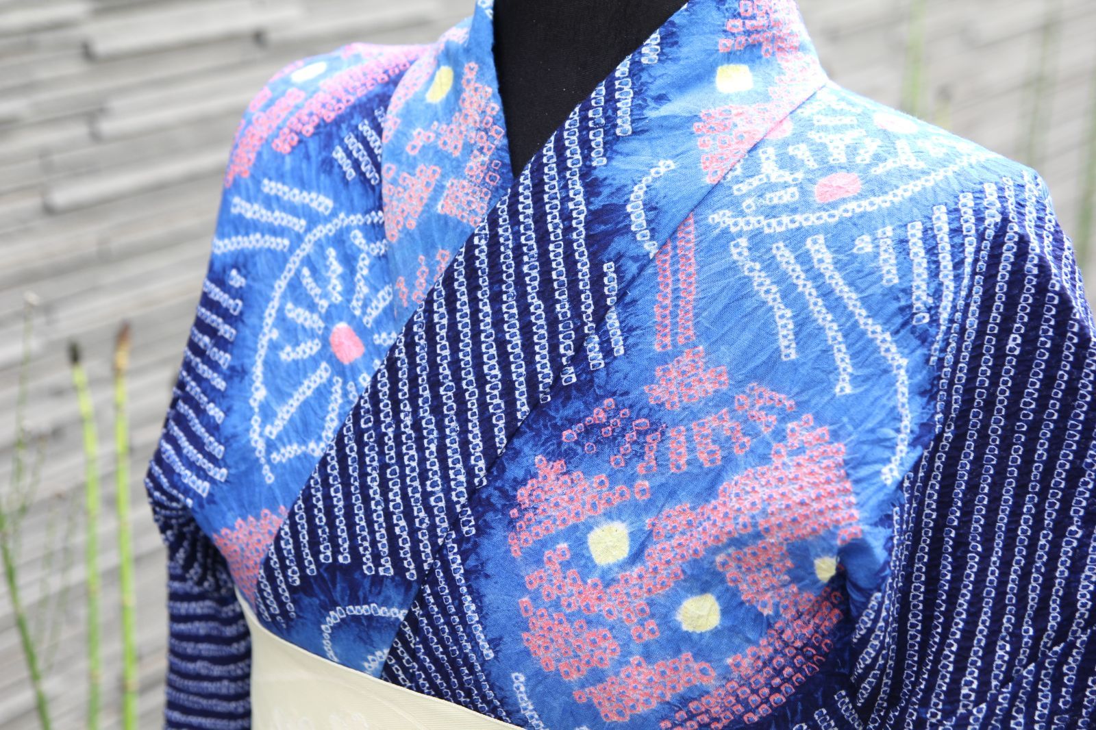 海外最新 美品✨高級 有松鳴海総絞り 浴衣 流線 花柄 総柄 ブルー 藍色
