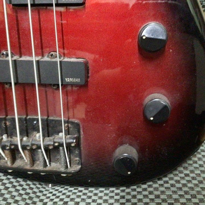 YAMAHAベース MOTION B RedBurst ジャンク品 - メルカリ
