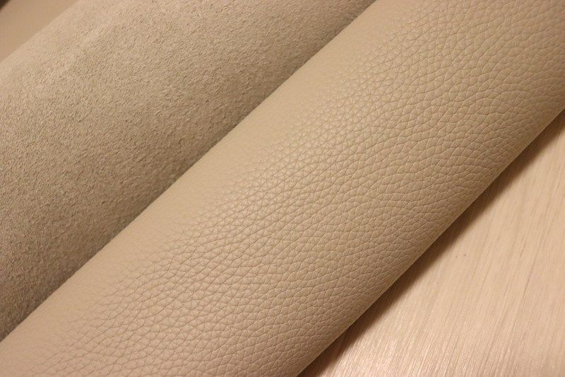 ライトグレー 219ds クロム革 牛革 イタリア レザー シュリンク加工 はぎれ 一枚革 レザークラフト 革 皮 本革 diy 生地 材料
