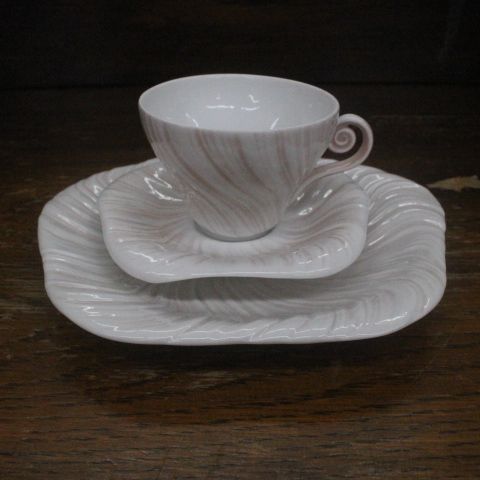 日本未入荷 希少 ロイヤルコペンハーゲン トリトン トリオ カップ