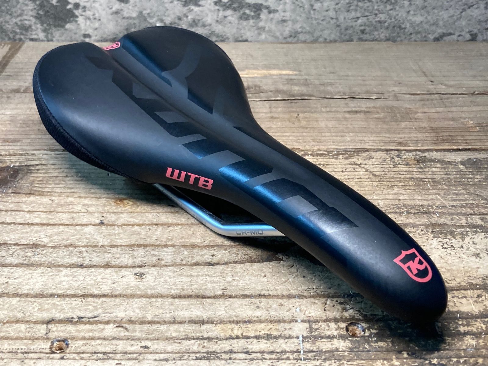 WTB Volt サドル 黒 20%offWTB VOLT CarbonRails 135mmWidth Narrow サドル \u2013 Grumpy