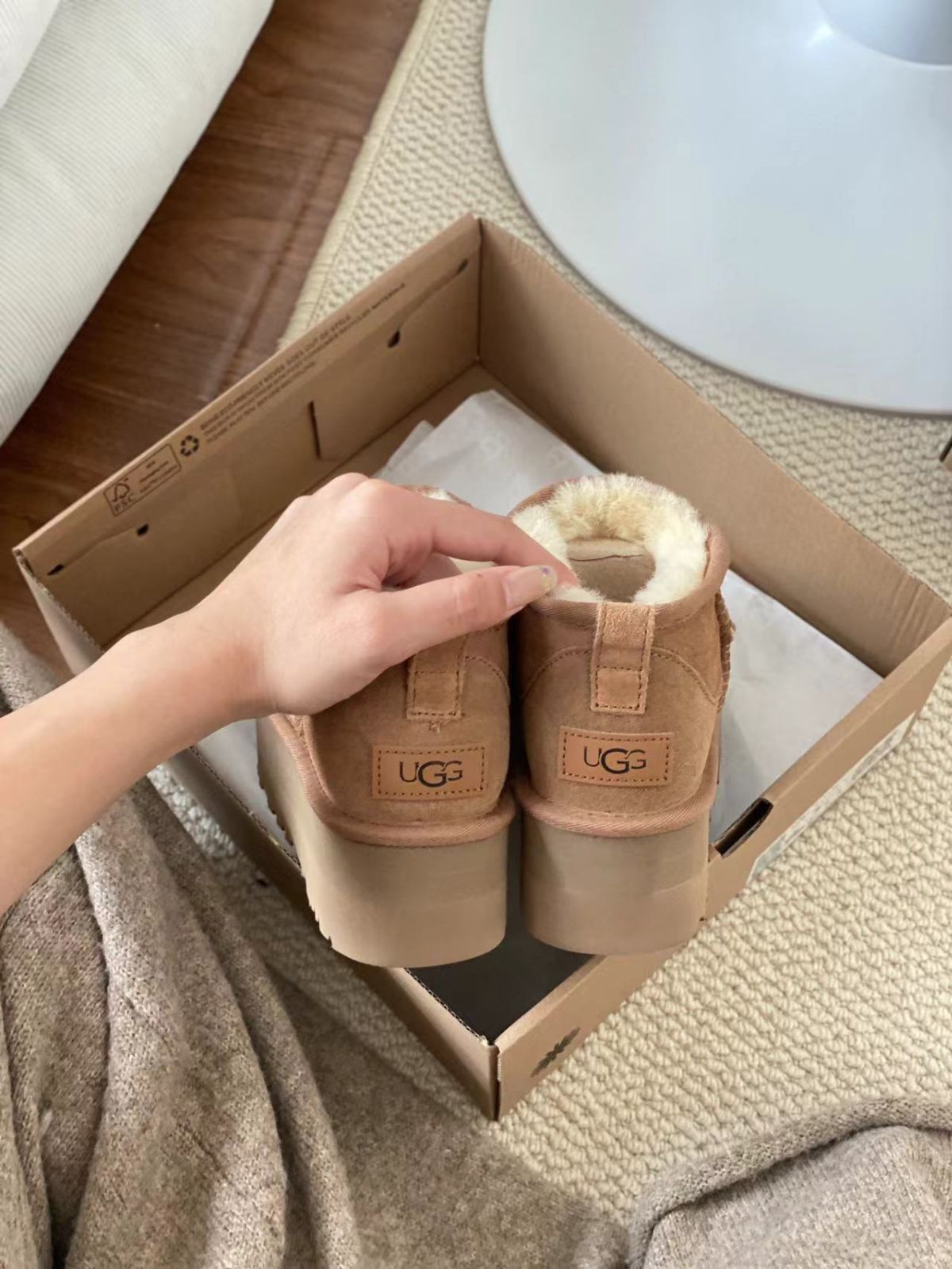 UGG アグ ブーツ クラッシックウルトラ ミニプラットフォーム 厚底 5CM 箱付