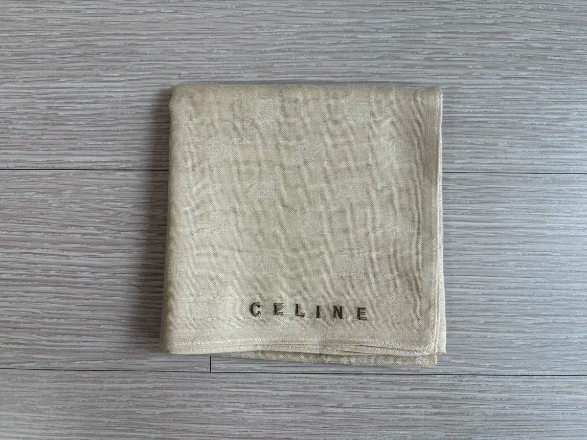 【雷市場（ポンジャン）商品韓国直送】 Celine(セリーヌ) ハンカチ
