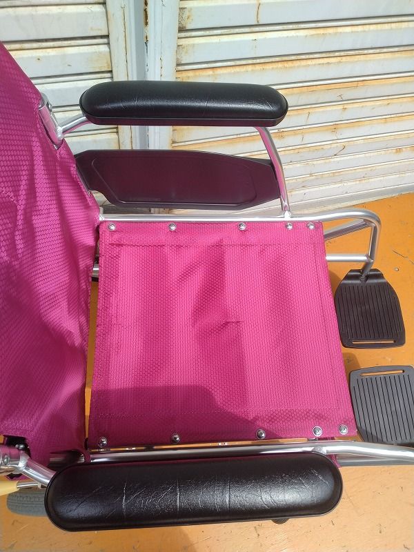 送料無料 一部地域を除く 日進医療器 介助式車椅子 KALU7α カルナナ NAH-L7α 座幅40cm KM-25-0910-11