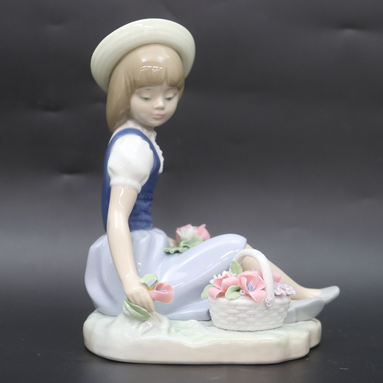 e15456 LLADRO リヤドロ 花摘み 置物 コレクション約13cm奥行