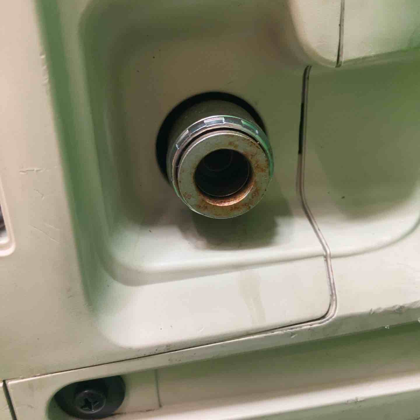 エアコンプレッサー