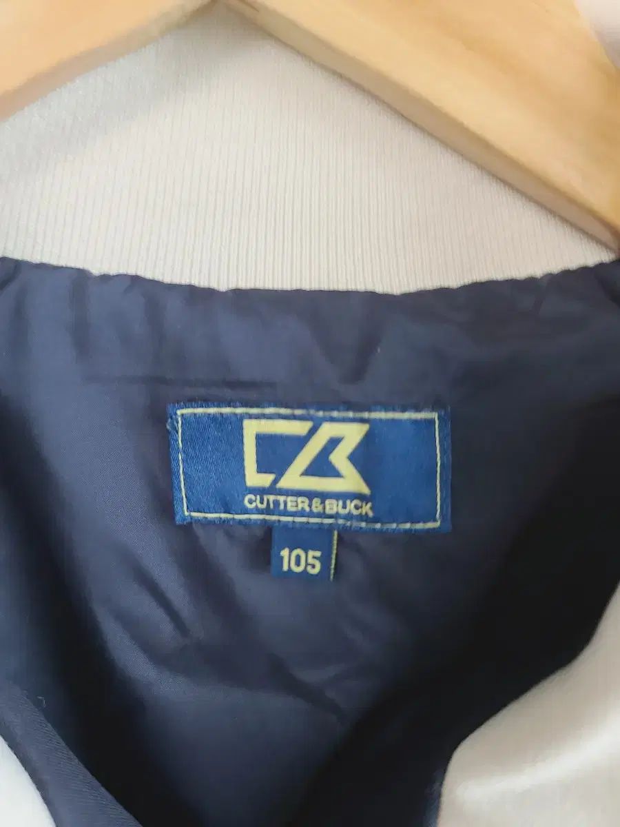 ジップアップ 105