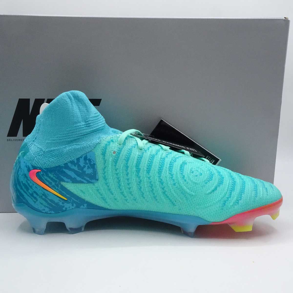 ナイキサッカースパイクファントムルナ28cm