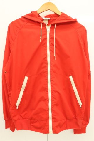 【中古】 LEVIS メンズナイロンジャケット M オリンピック  ナイロンジャケット  LEVIS  M  赤 レッド  無地
