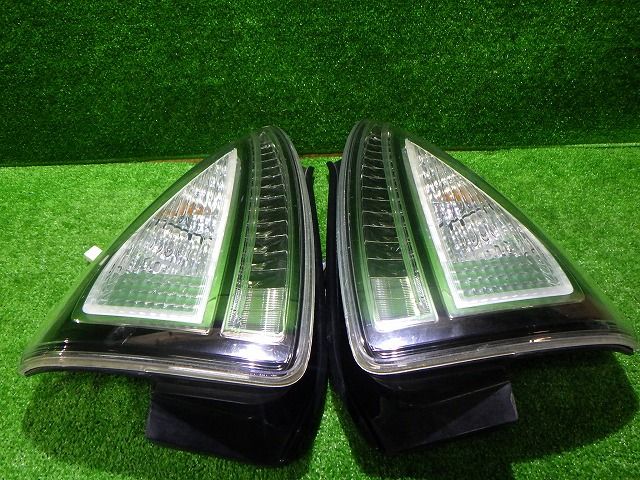 プレマシー テールレンズ左右 CREW 後期 P7368 マツダ LED球切れ無 
