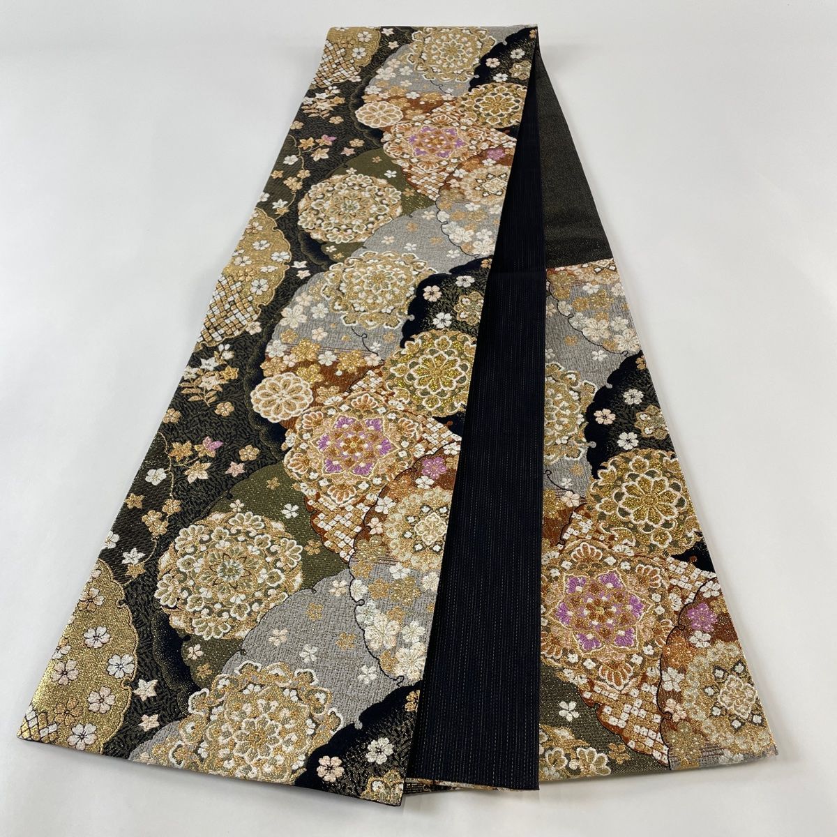 袋帯 美品 名品 雪輪 華文 金銀糸 箔 灰紫 お太鼓柄 正絹 袋帯 秀品 華文 ヱ霞 金糸 金銀彩 金色 お太鼓柄 正絹 中古 在庫