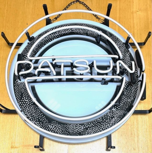 DATSUN ネオン看板世田谷ベース USDM ローライダー ハーレー ガレージ