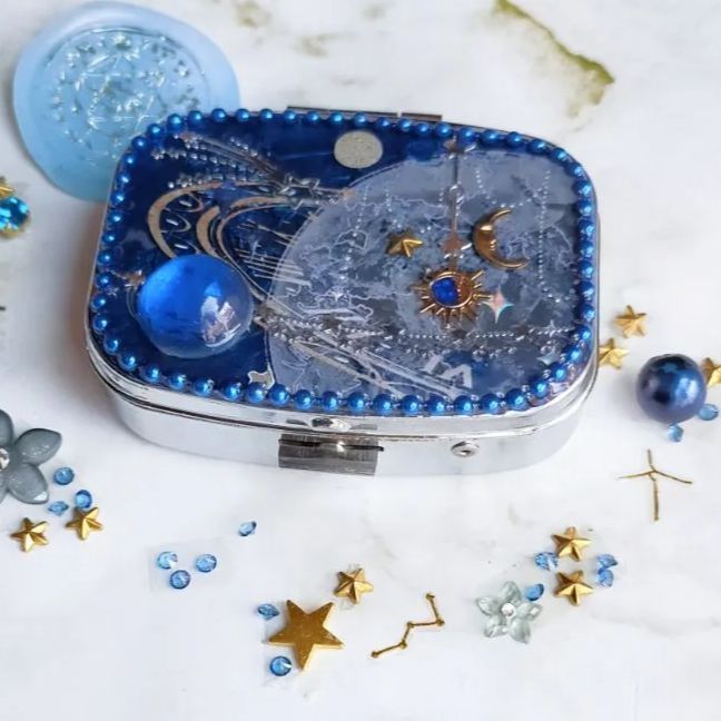 ⚠️期間限定⚠️ハンドメイド レジン ピルケース ☆再販不可☆ 瑠璃土星のピルケース ハンドメイドピルケース