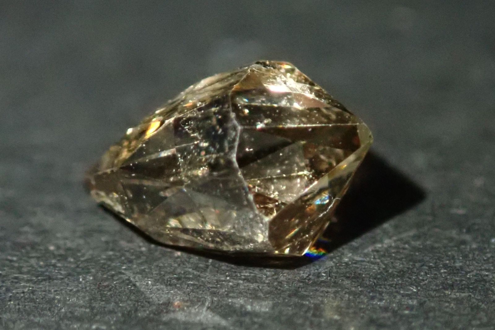 0.828ct 約4×6mm