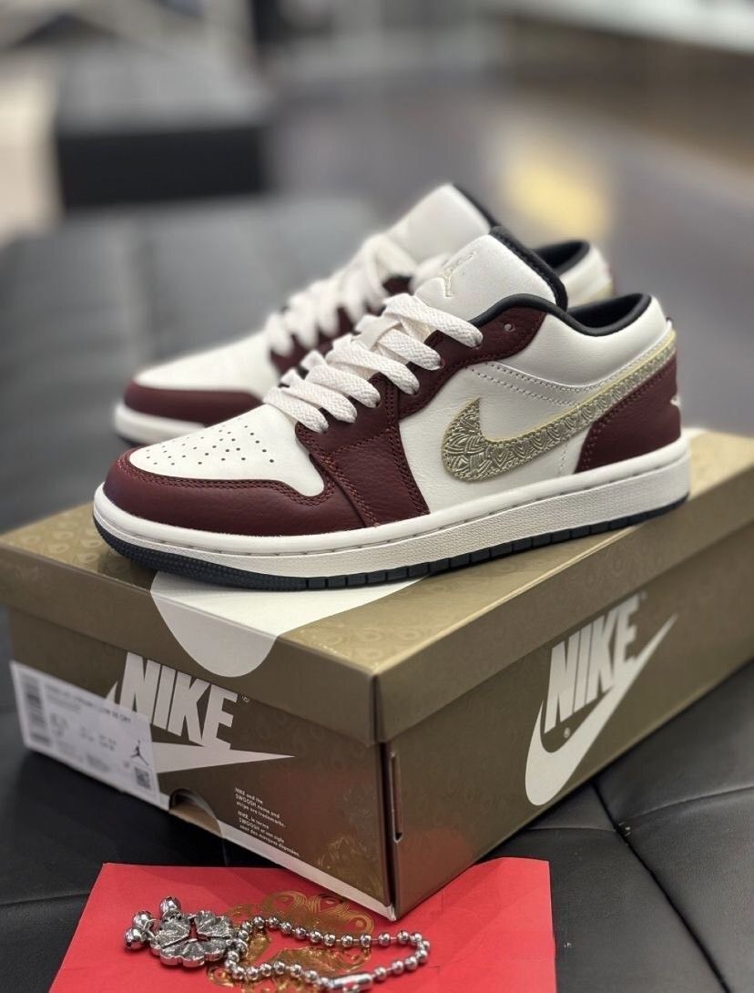 お値下げしました??即購入?? ナイキ travis scott×AIR JORDAN 1