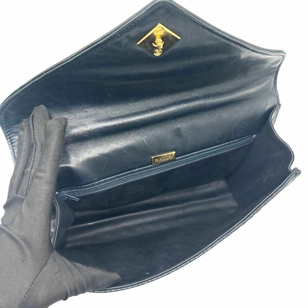 良品 1270 バリー ハンドバッグ キルティング レザー ターンロック 紺色 良品 1270 バリー ハンドバッグ キルティング レザー ターン