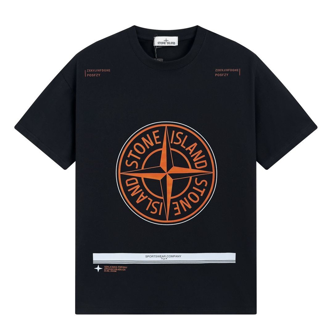 Stone Islandの夏の新作、胸に大きなコンパスプリントが入った半袖Tシャツ