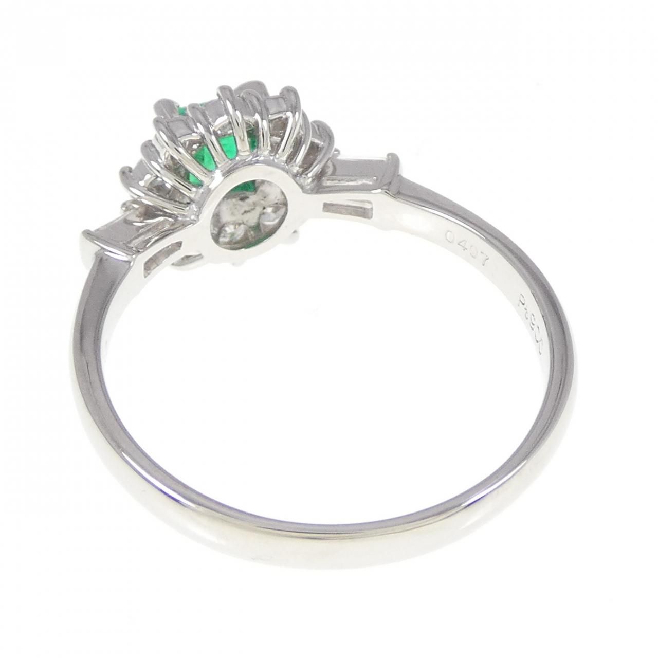 PT900 エメラルド リング 0.407CT - メルカリ 