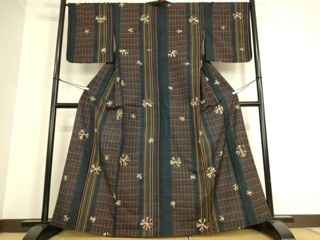 平和屋着物▽上質な紬　単衣　絞り　格子に舞花　正絹　逸品　DAAQ3588az 平和屋着物▽上質な紬 単衣 絞り 格子に舞花 正絹 逸品 DAAQ3588az