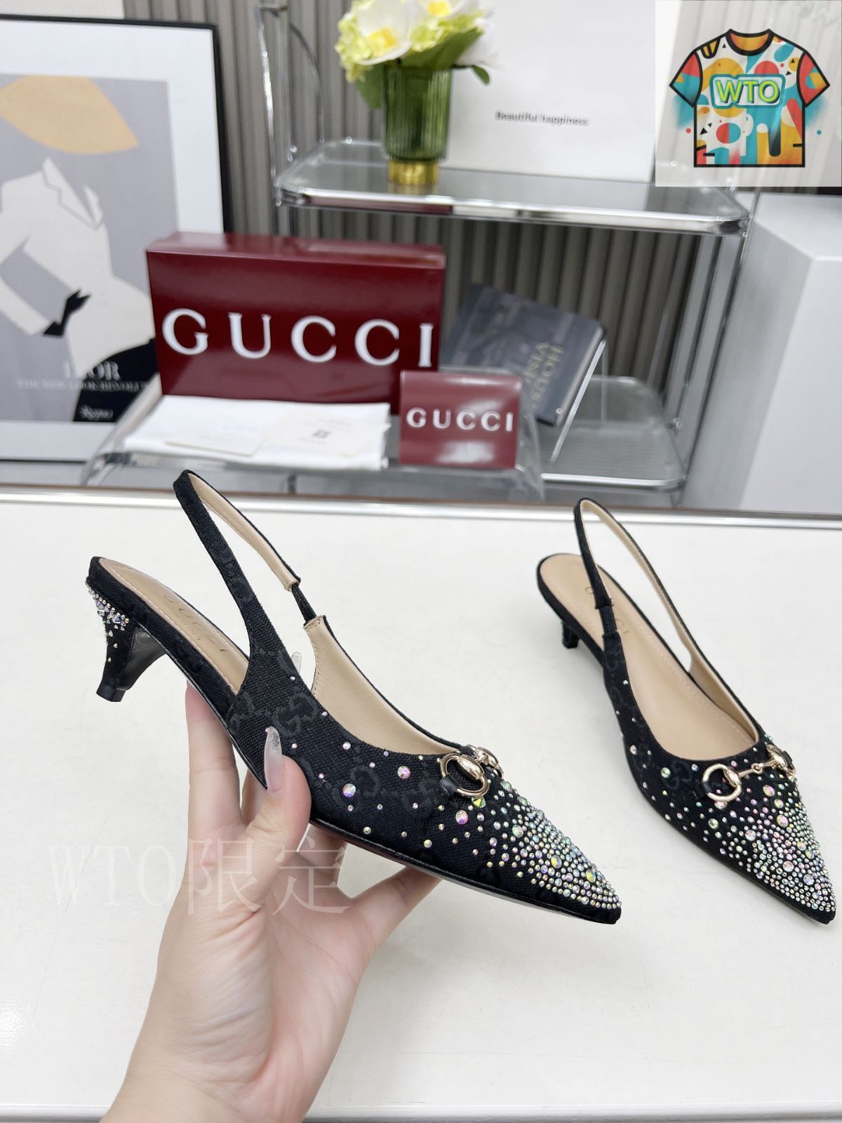 natsu♡ 特別値下げ‼︎ 【美品】GUCCI ヒール　シューズ WMNS) Gucci Large Strawberry LOGO Mid-Top Fashion High Heels