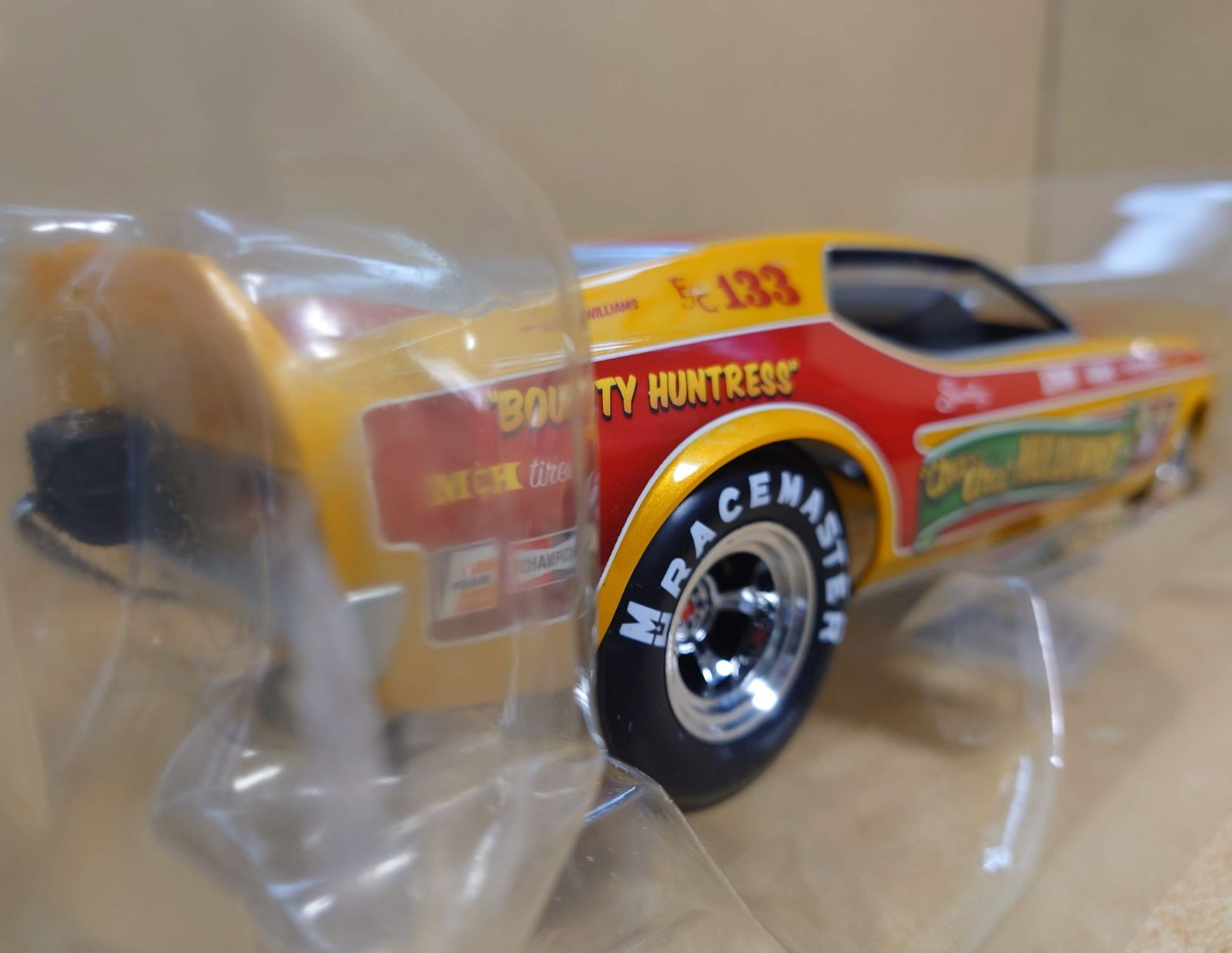 1/18 ロングノーズ マスタング シャーリー マルダウニー 1972 ミニカー 1/18 ロングノーズ マスタング シャーリー マルダウニー