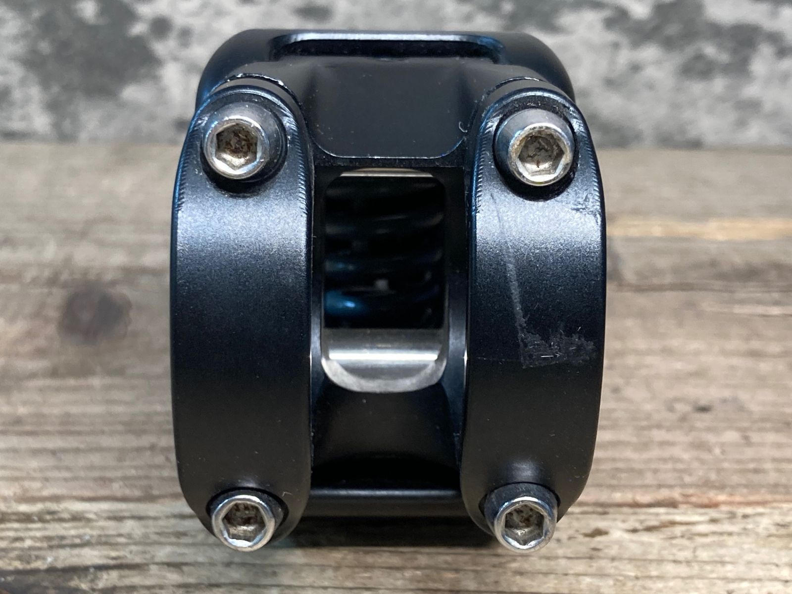 KINEKT アクティブサスペンションステム