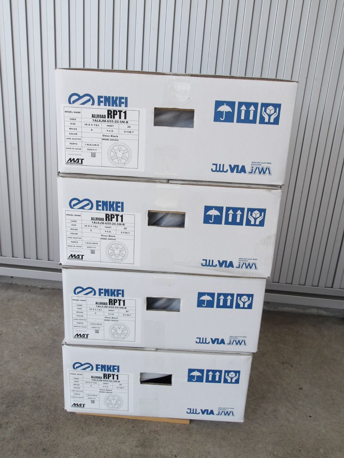 軽量１６インチ