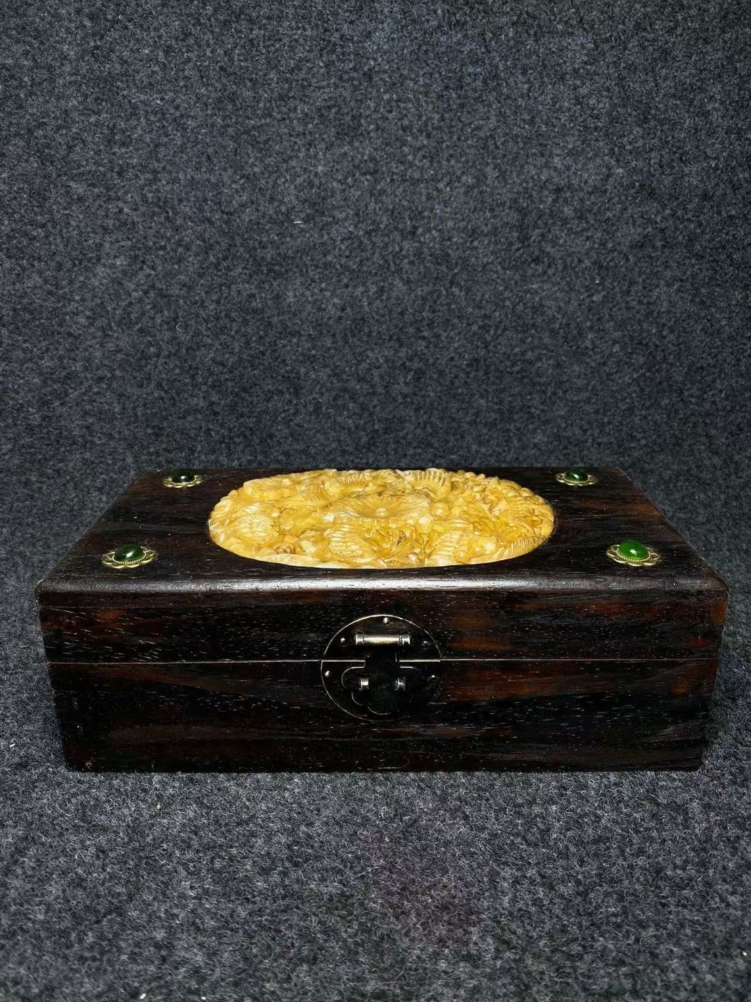 中国古玩·古董店旧蔵· 木細密彫·嵌玉石·收納箱·錢箱·飾品箱·书房置物·中国古美術 24052004