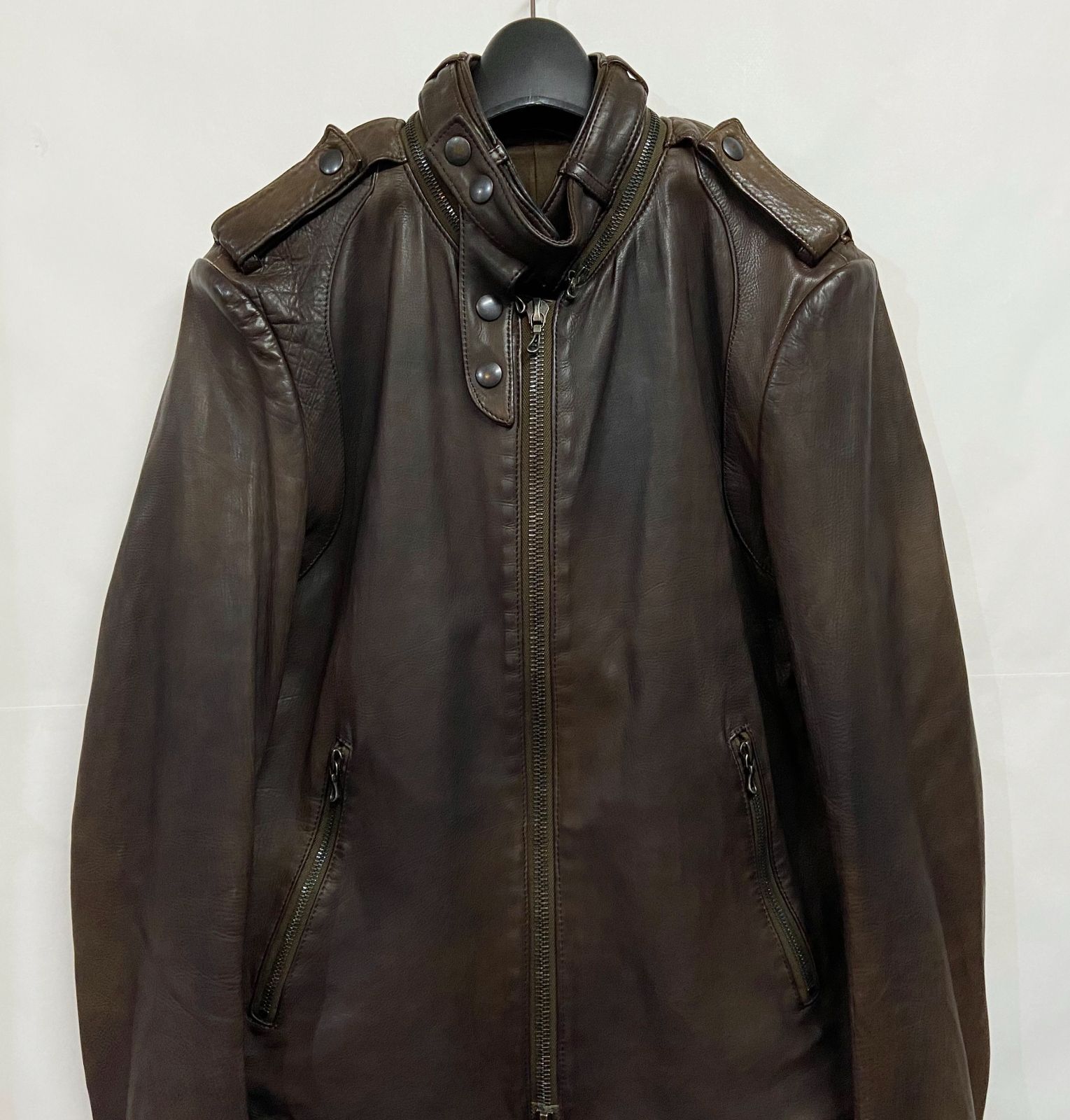 黒 レザージャケットATTACHMENT Framed embroidery leather jacket (Black) - レザージャケット