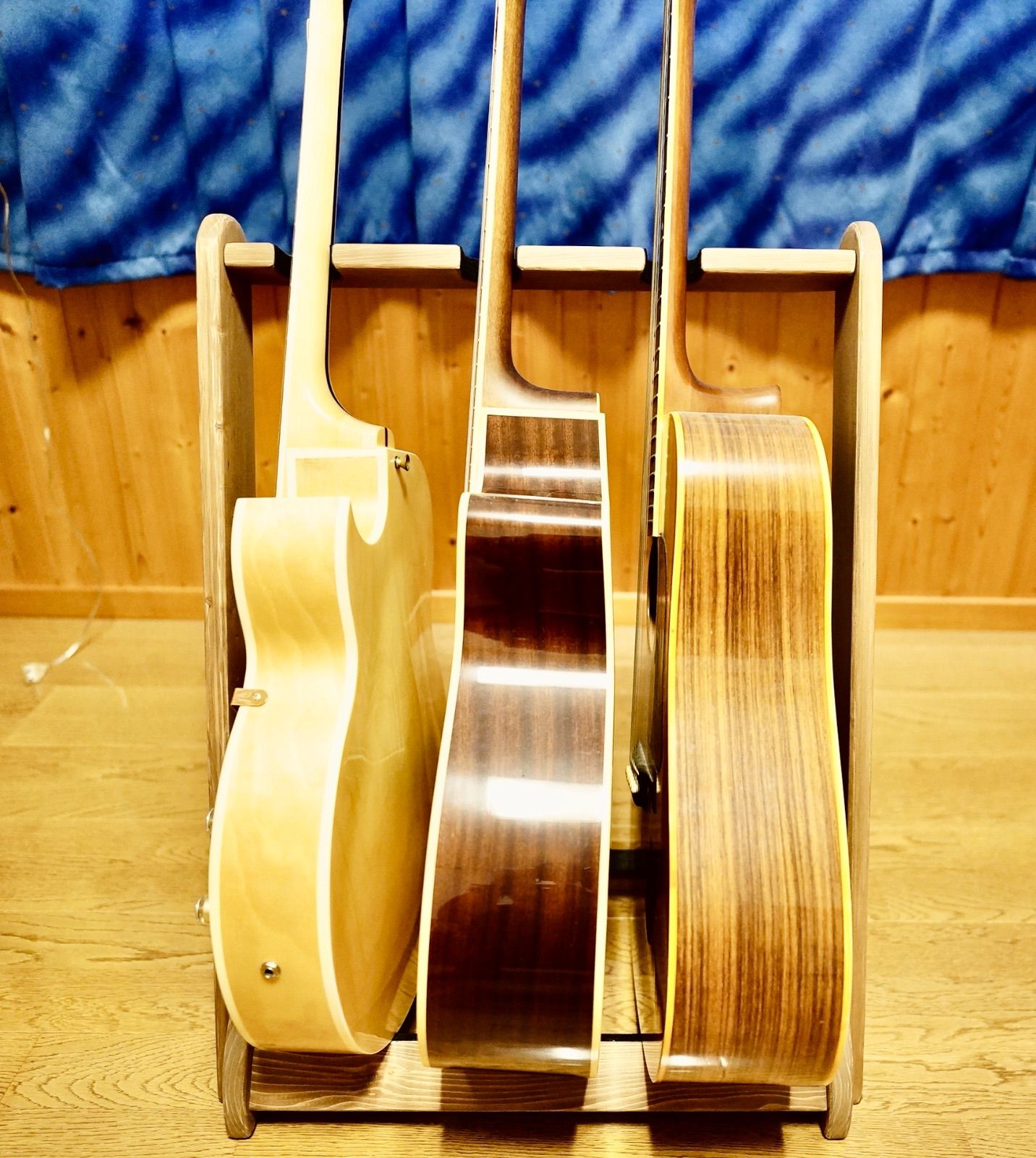 木製ギタースタンド