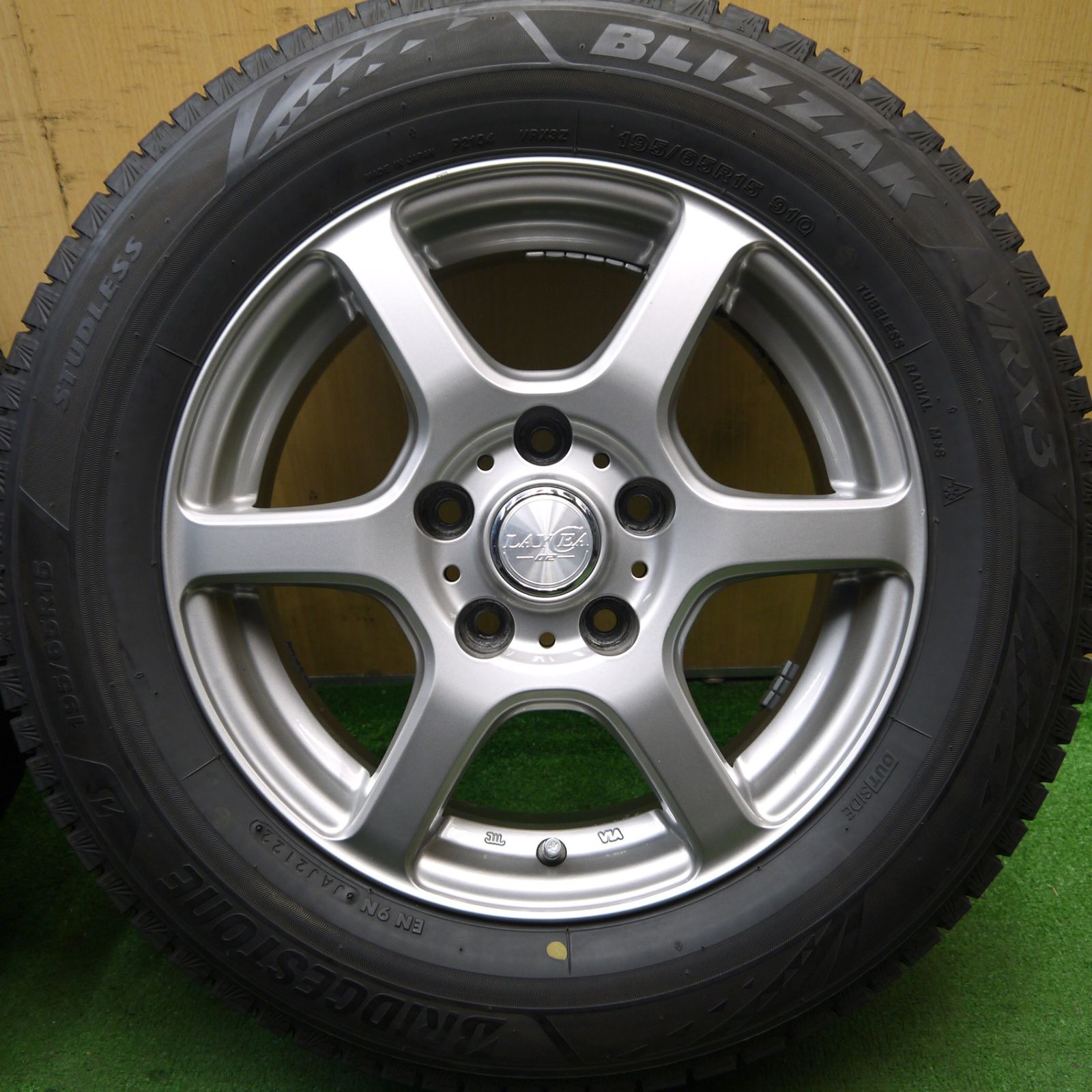 バリ溝！22年！9.5分☆スタッドレス 195/65R15 ブリヂストン 