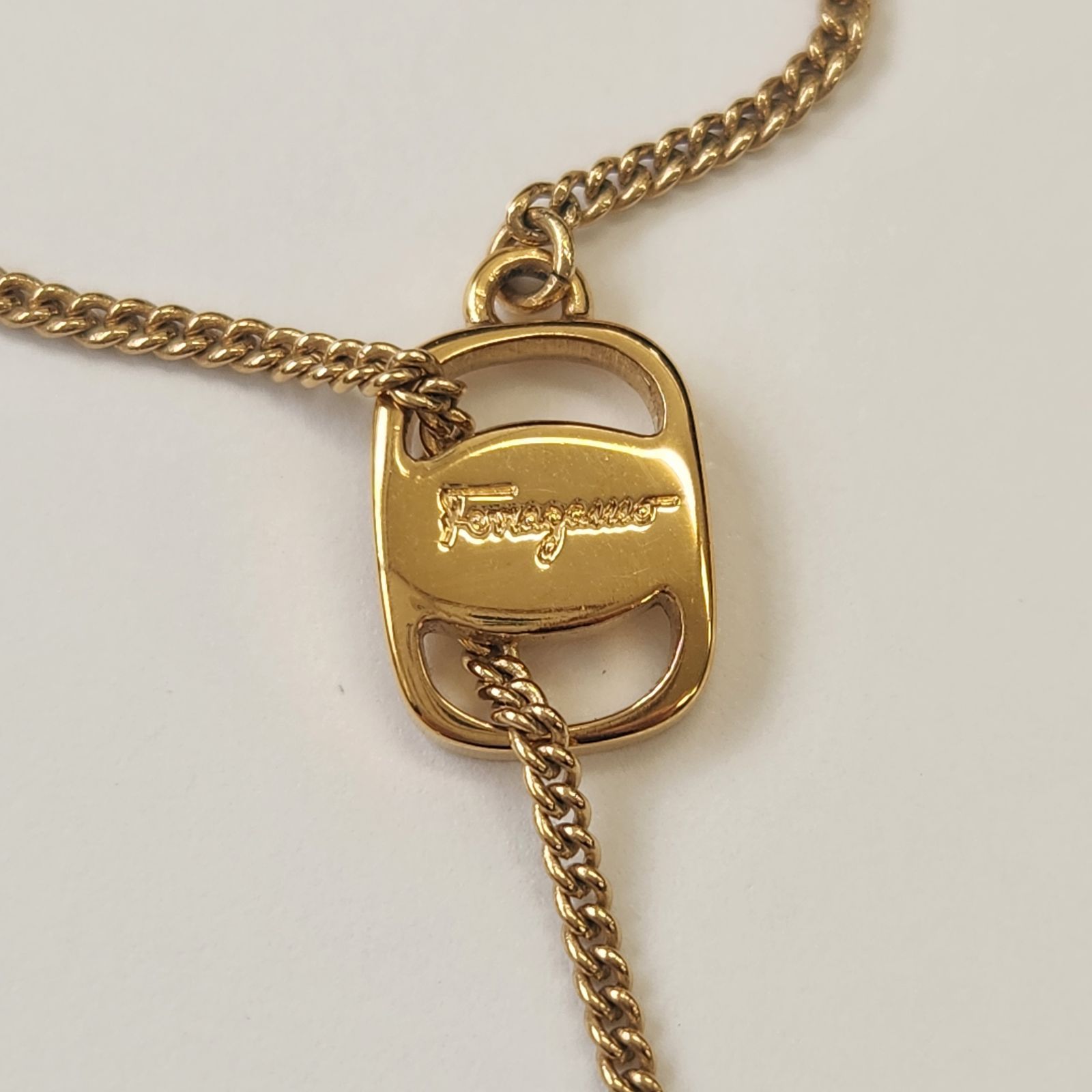 【極 美品】フェラガモ バッグ モチーフ ネックレス 極美品】Ferragamo ロングネックレス ゴールド 真贋済み
