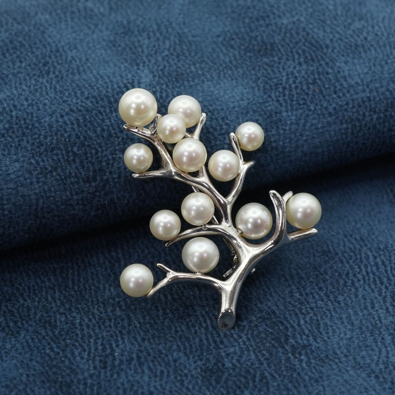 【美品】MIKIMOTO 幸福の木　ブローチ　シルバー　Sサイズ 美品】MIKIMOTO 幸福の木 ブローチ シルバー Sサイズ - メルカリ