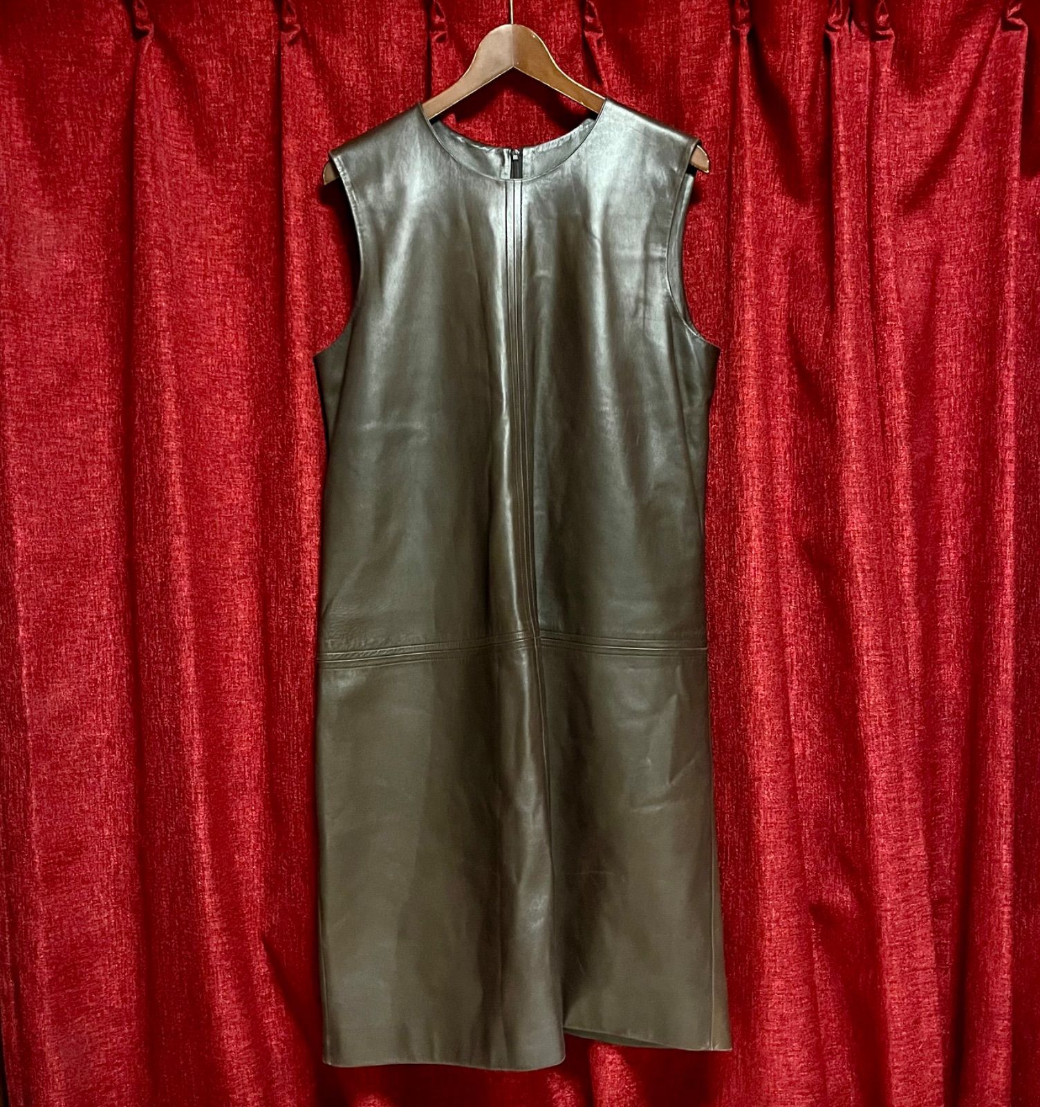LOEWE / ロエベ レザー ワンピース 無地 ノースリーブ ロング丈 茶  