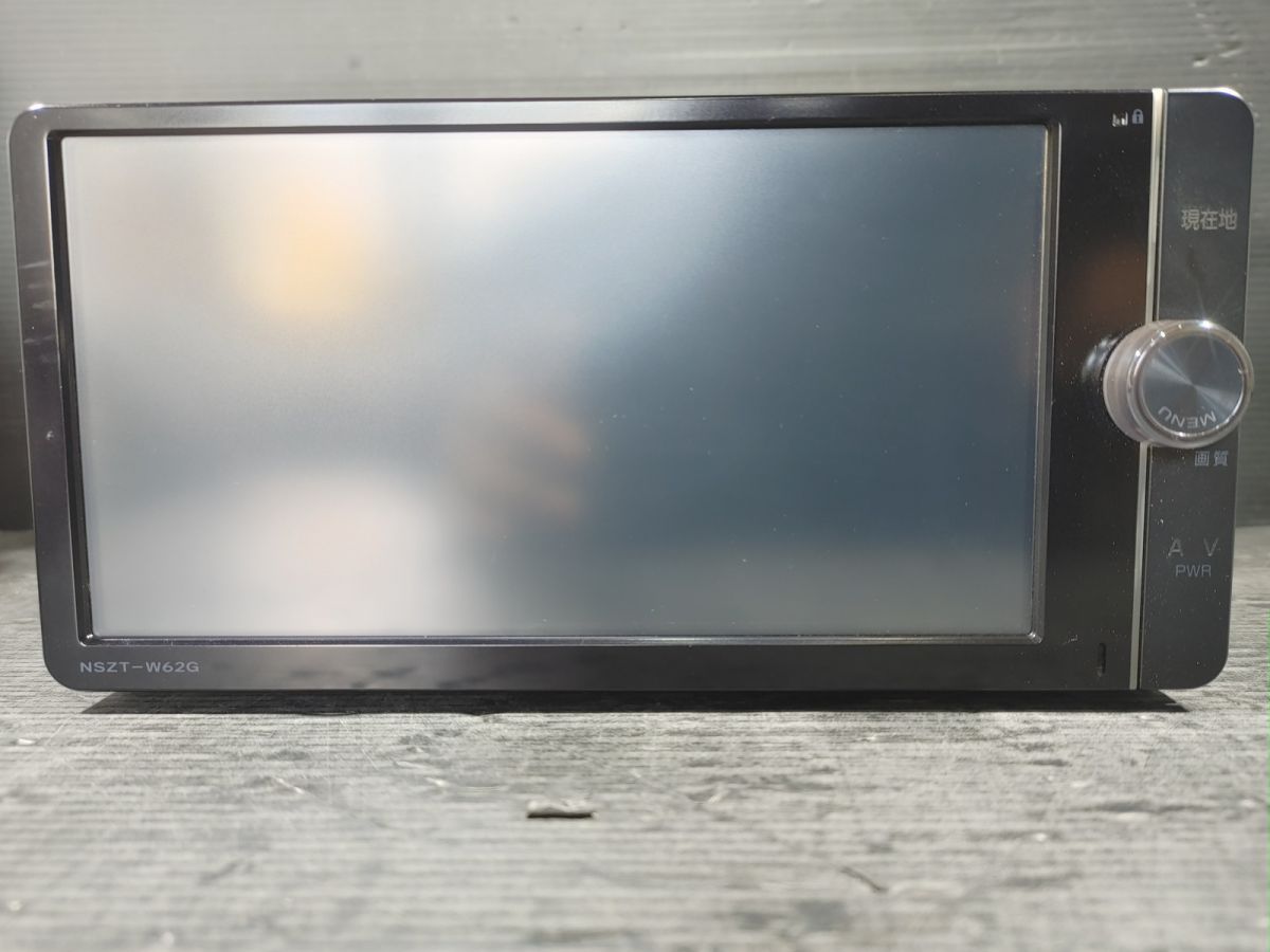 トヨタ純正オプション メモリーナビ NSZT-W62G 中古 セキュリティロック有 解除要す トヨタ純正のメモリーナビ NSZT-W62Gです。