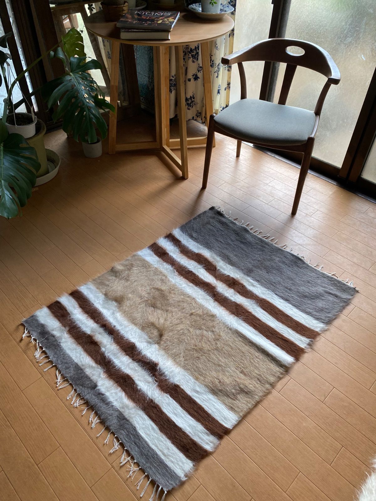 ジャンパー トルコの東遊牧民の知恵140年前から織られているアンゴラヤギの毛で織り機で織られたシンプルな毛布 シイルトバッタニイェ 当店のみのお試し膝掛けサイズ 暖かでふわふわ四季を通じて便利 是非手に入れてください