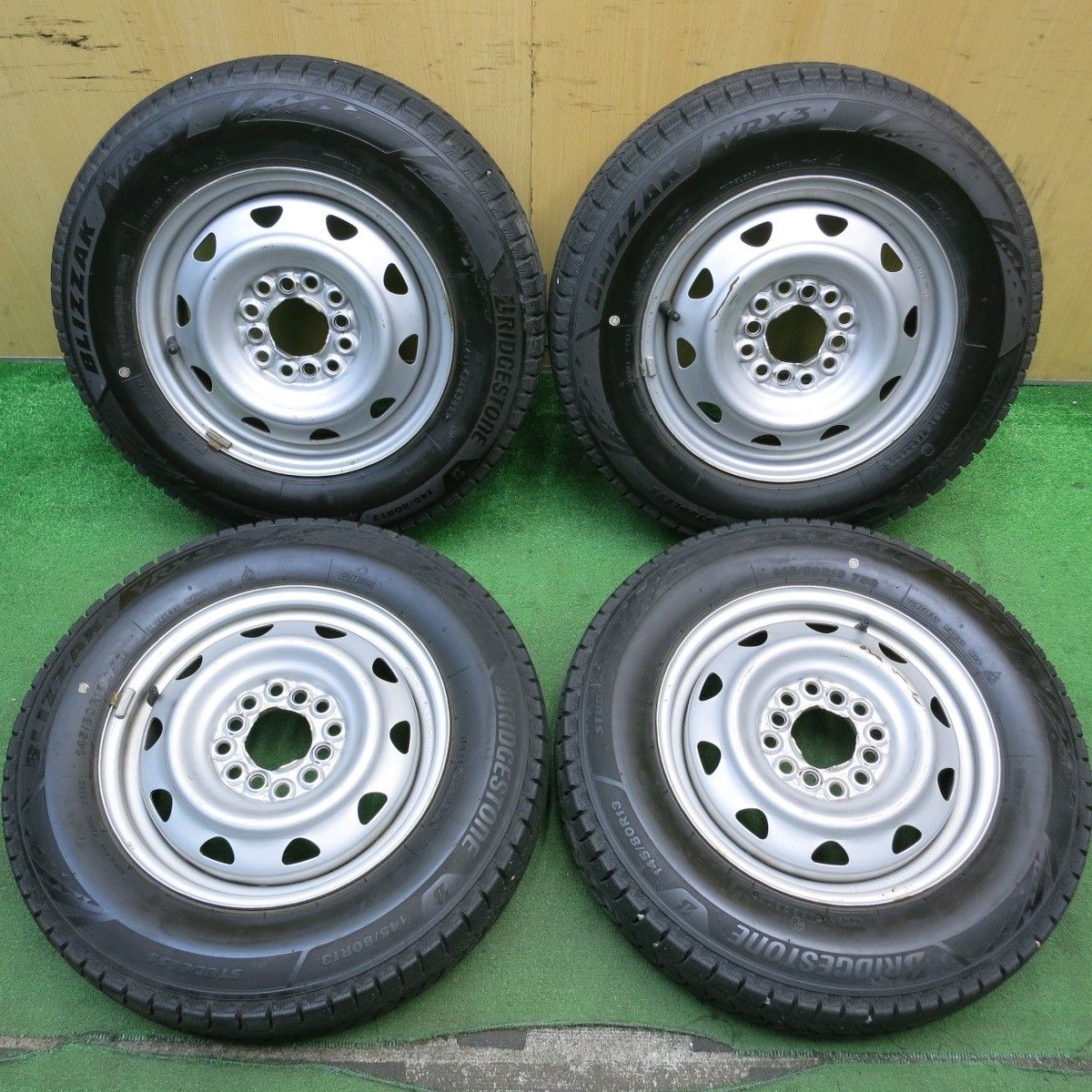 バリ溝！22年！8.5分☆スタッドレス 145/80R13 ブリヂストン 