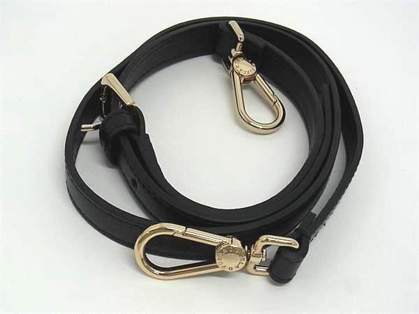 極美品✨　フルラ　Fロゴ　ボディバッグ　斜め掛け　ショルダーバッグ　ブラック 極美品✨ フルラ Fロゴ ボディバッグ 斜め掛け ショルダーバッグ