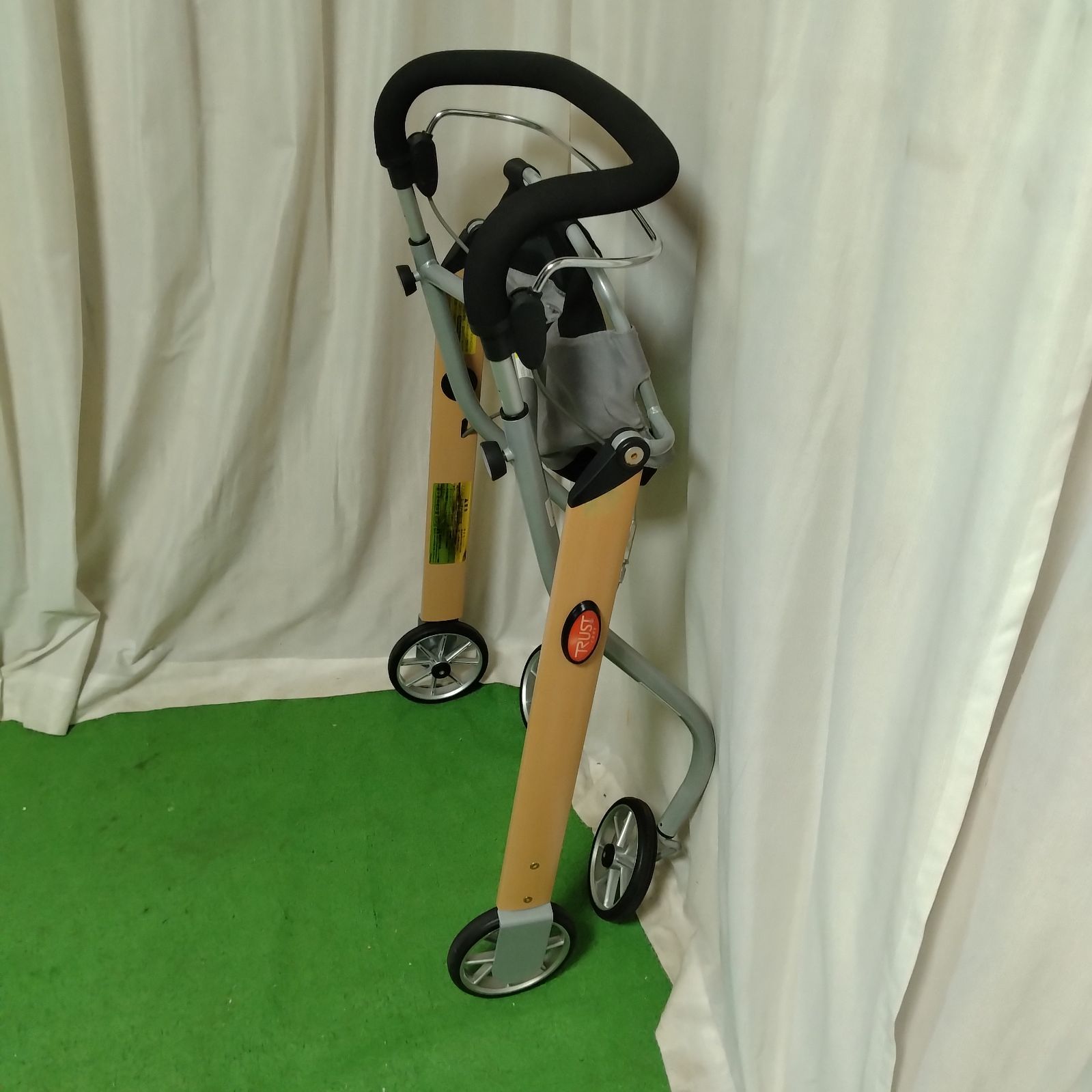 【消毒済】レッツゴー　お盆付き歩行器 消毒済】レッツゴー お盆付き歩行器 （消毒済】レッツゴー お盆