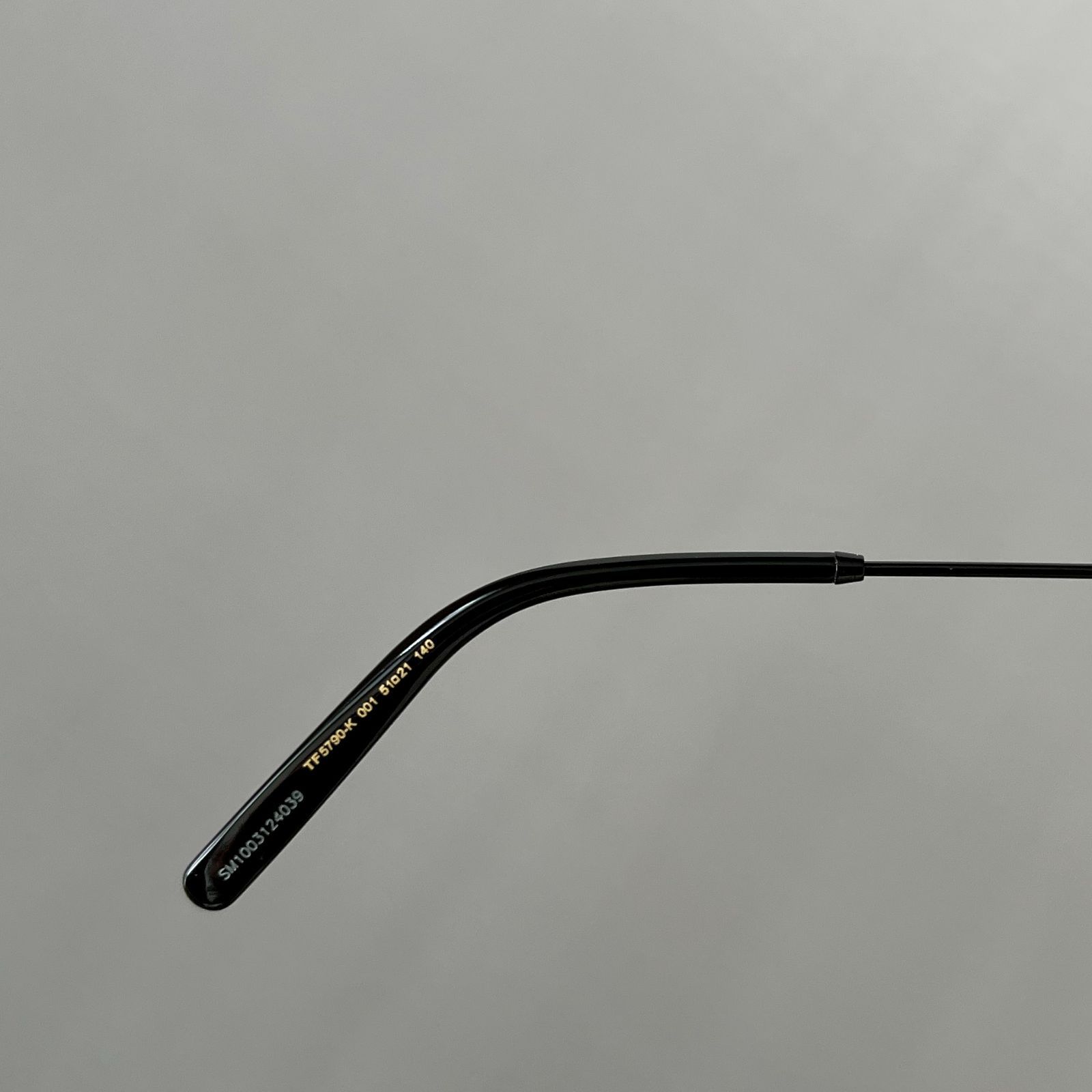 トムフォード メガネ オーバル ブラック ゴールド 黒 金 メタル おしゃれ TOM FORD EYEWEAR 【並行輸入品】トムフォード メガネ オーバル