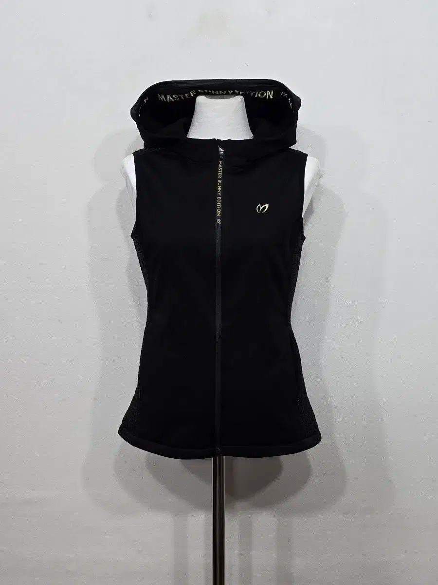85 レディース マスターバニーエディション フードベスト ブラック